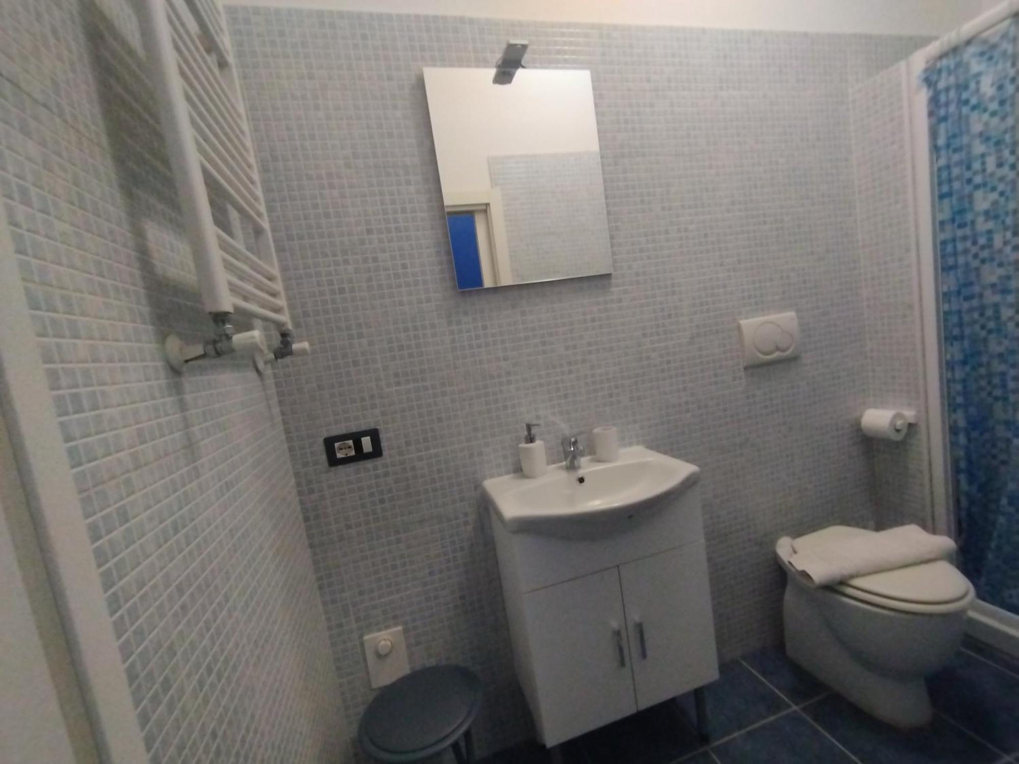 Adriatic Room 50 M Dalla Stazione Ferroviaria Di Ciampino E Dalla Navetta Aeroportuale 외부 사진